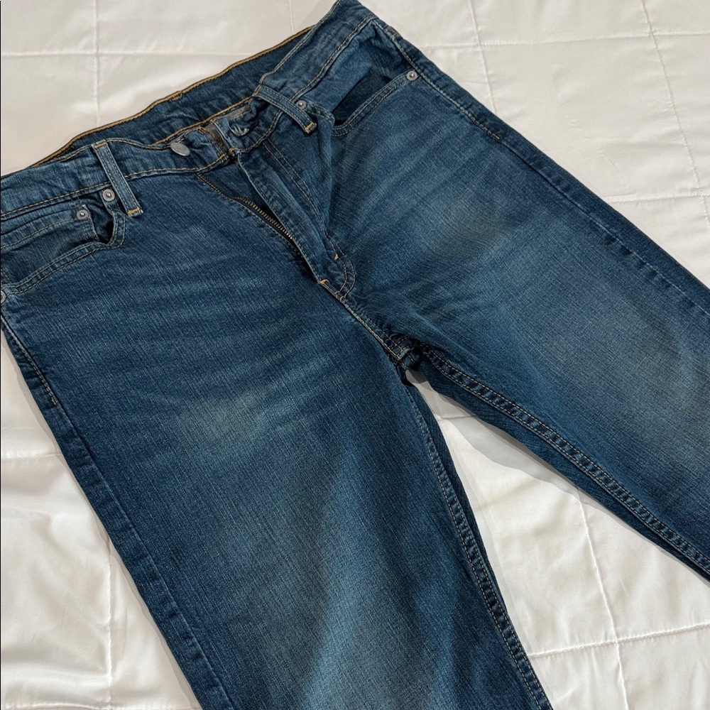 Levi's Classic 513  Blue Straight Jeans. 34 x 32.